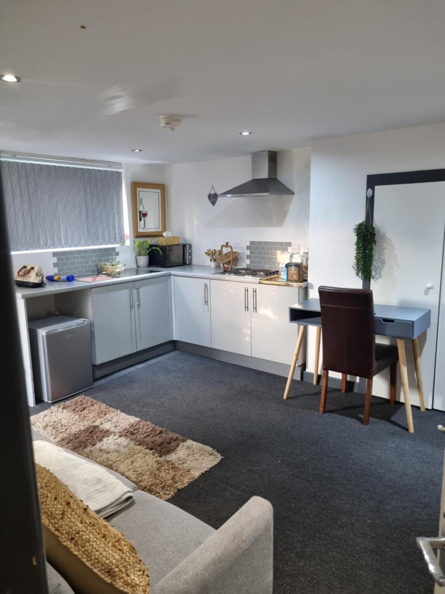 A Cosy Deluxe Size Studio With Queen Size And Sofa Bed Apartamento Leeds  Exterior foto